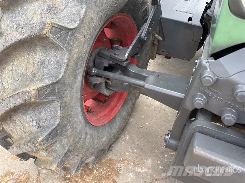 Fendt 712 Vario Traktory