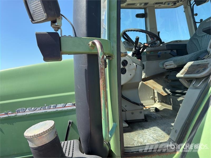 Fendt 716 Vario トラクター