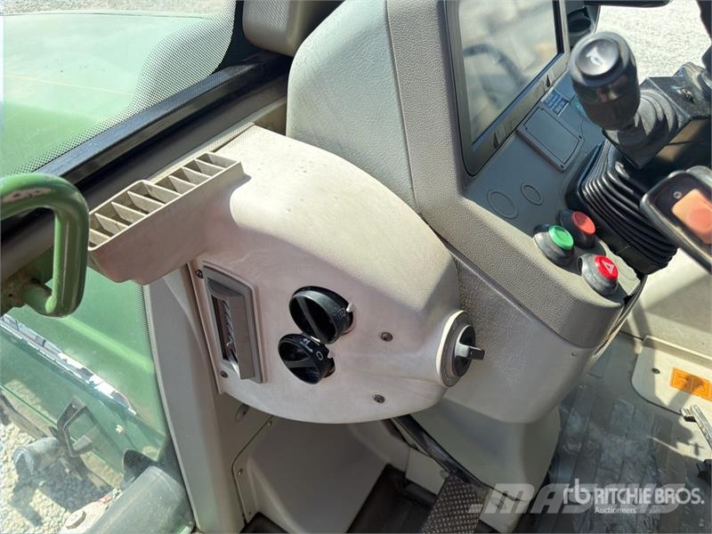Fendt 716 Vario トラクター