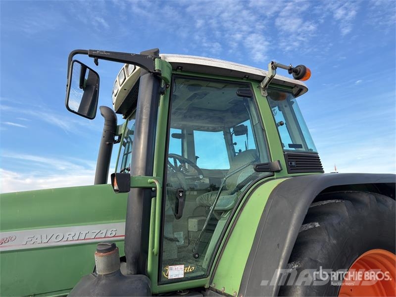 Fendt 716 Vario Trattori