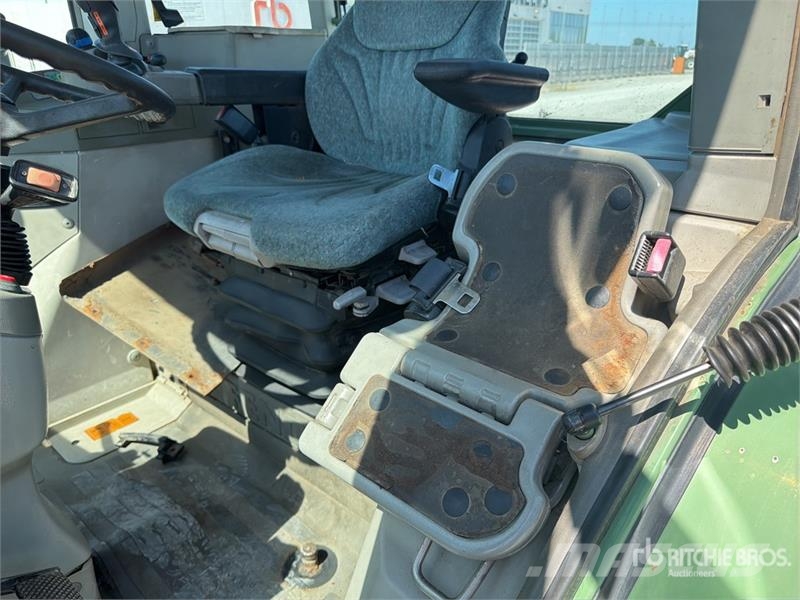 Fendt 716 Vario トラクター