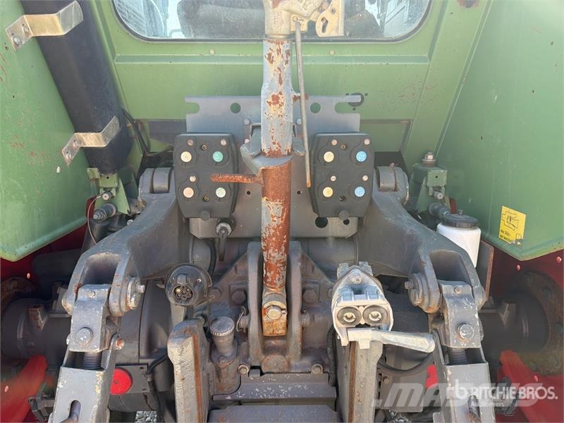 Fendt 716 Vario トラクター