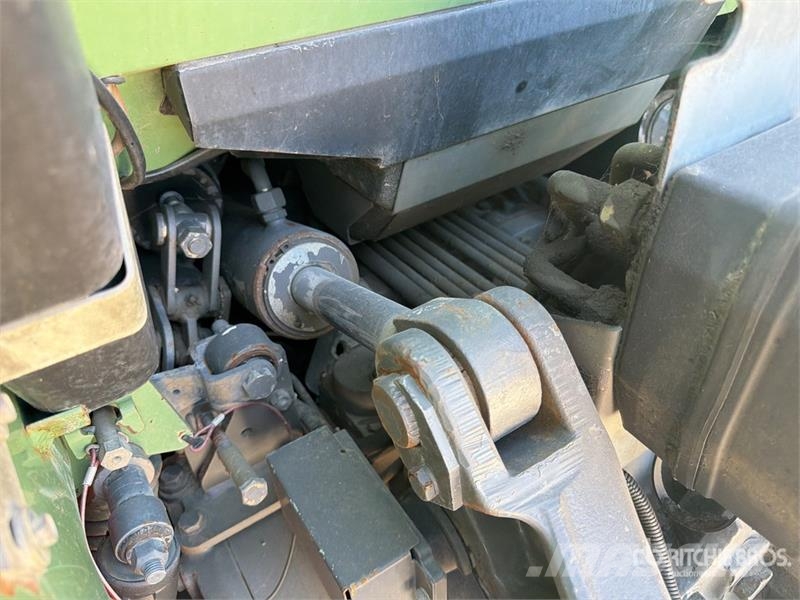 Fendt 716 Vario トラクター