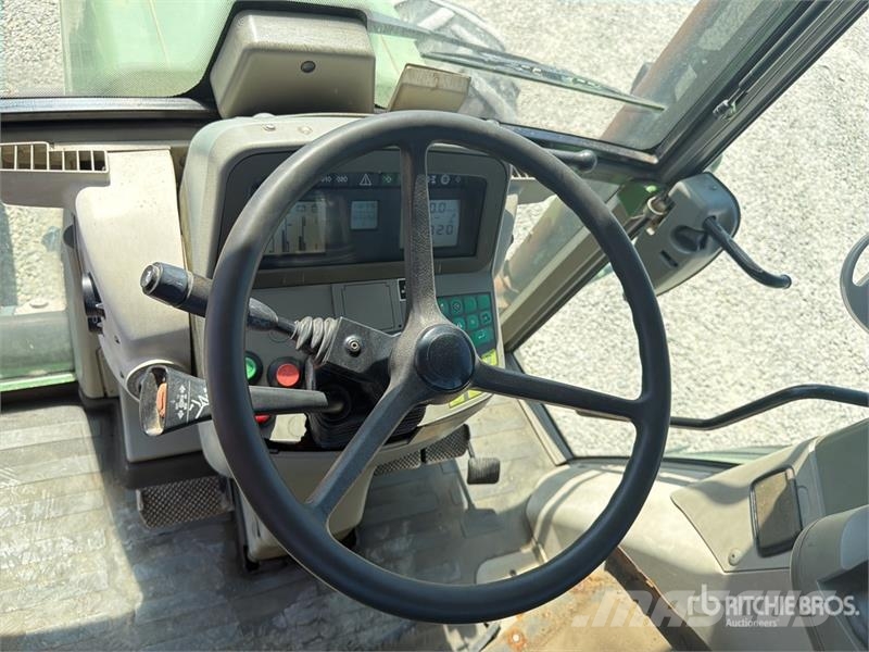 Fendt 716 Vario トラクター