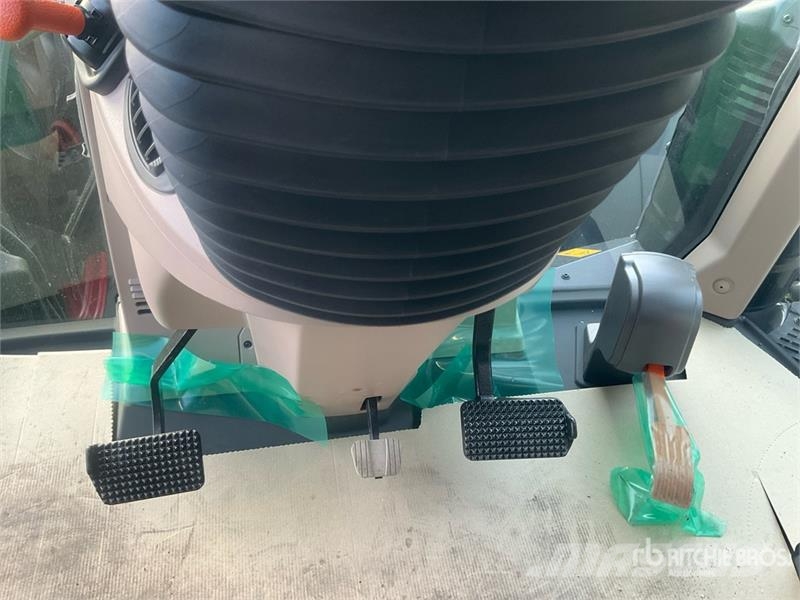 Fendt 724 Vario Gen6 Profi Plus 4WD Tractor (Unused) الجرارات