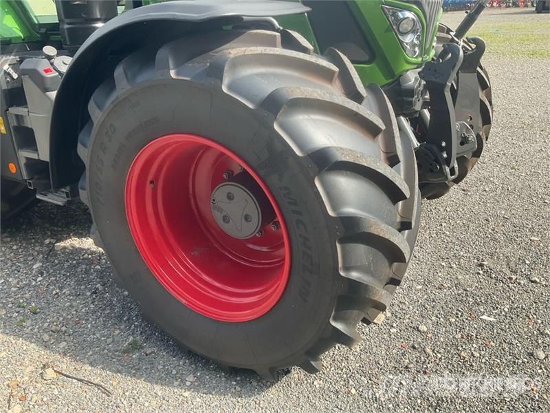 Fendt 724 Vario Gen6 Profi Plus 4WD Tractor (Unused) Traktoren