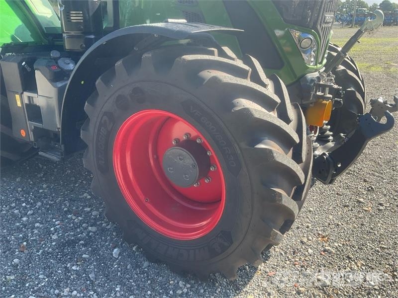 Fendt 724 Vario Gen6 Profi Plus 4WD Tractor (Unused) Трактори