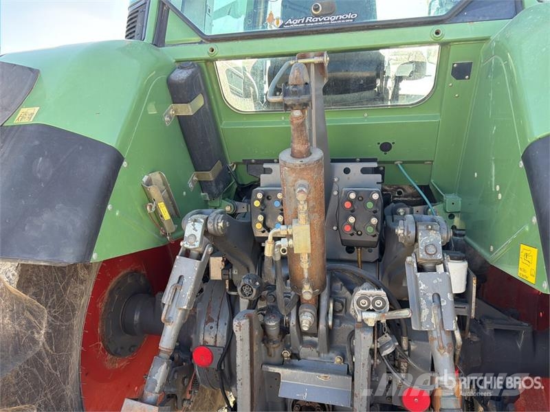Fendt 818 Vario 4WD Tractor الجرارات