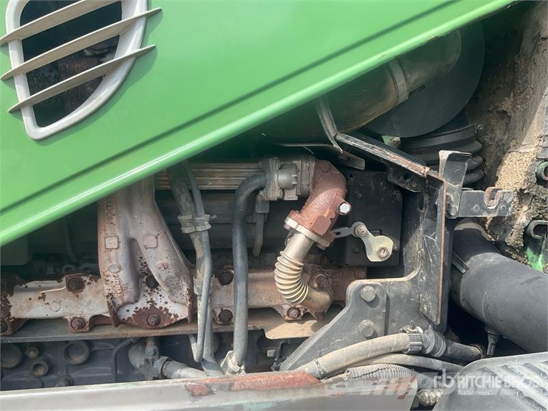 Fendt 820 Vario TMS 4WD Tractor Tractors