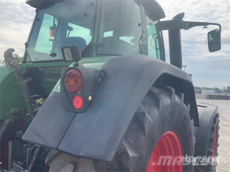 Fendt 820 Vario TMS 4WD Tractor Tractors