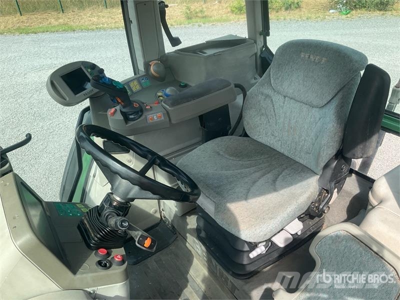 Fendt 820 Vario TMS 4WD Tractor Tractors