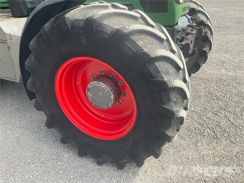 Fendt 820 Vario TMS 4WD Tractor Tractors