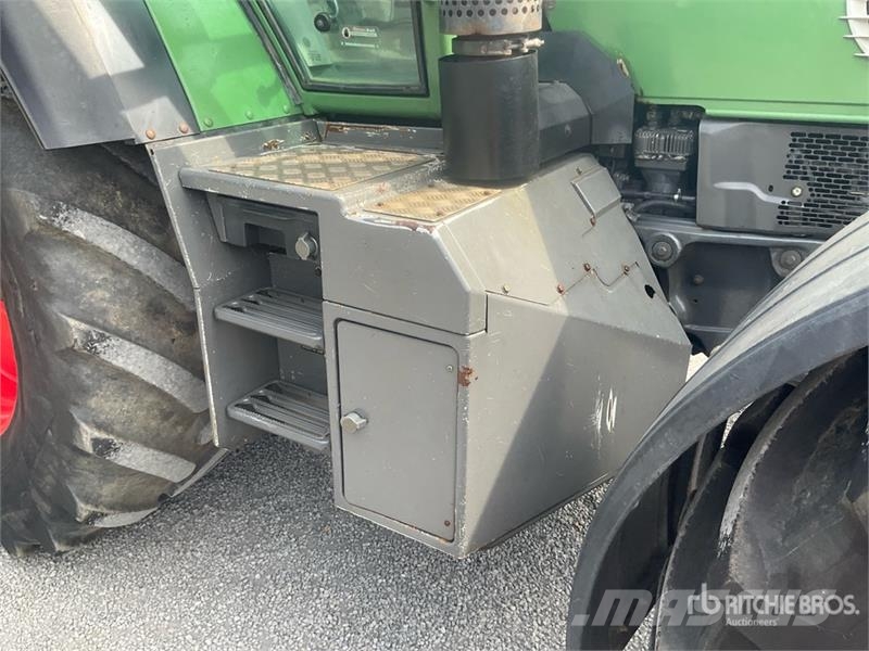 Fendt 820 Vario TMS 4WD Tractor Tractors