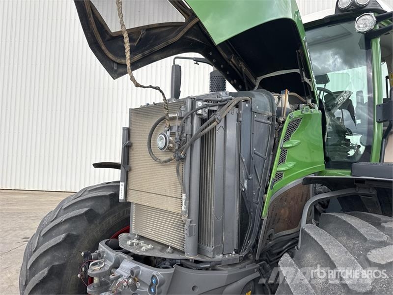 Fendt 824 Profi + 4WD Tractor Traktorji