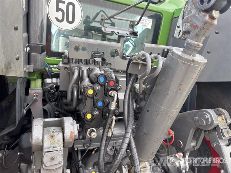 Fendt 824 Profi + 4x4 Tracteur Agricole 4WD Tractor トラクター