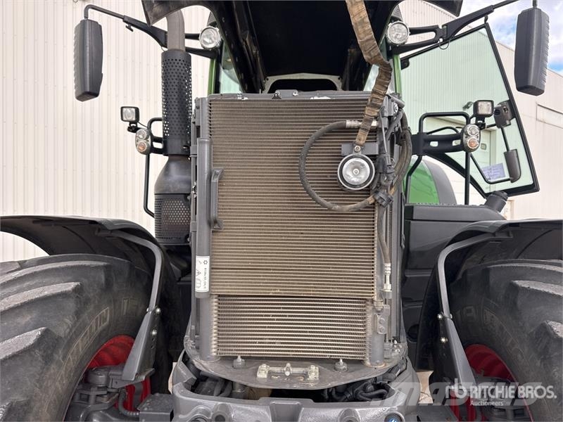 Fendt 824 Profi + 4x4 Tracteur Agricole 4WD Tractor トラクター