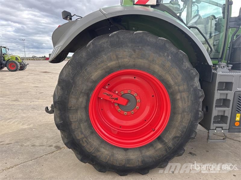 Fendt 824 Profi Plus 4x4 Tracteur Agricole 4WD Tractor Tracteur