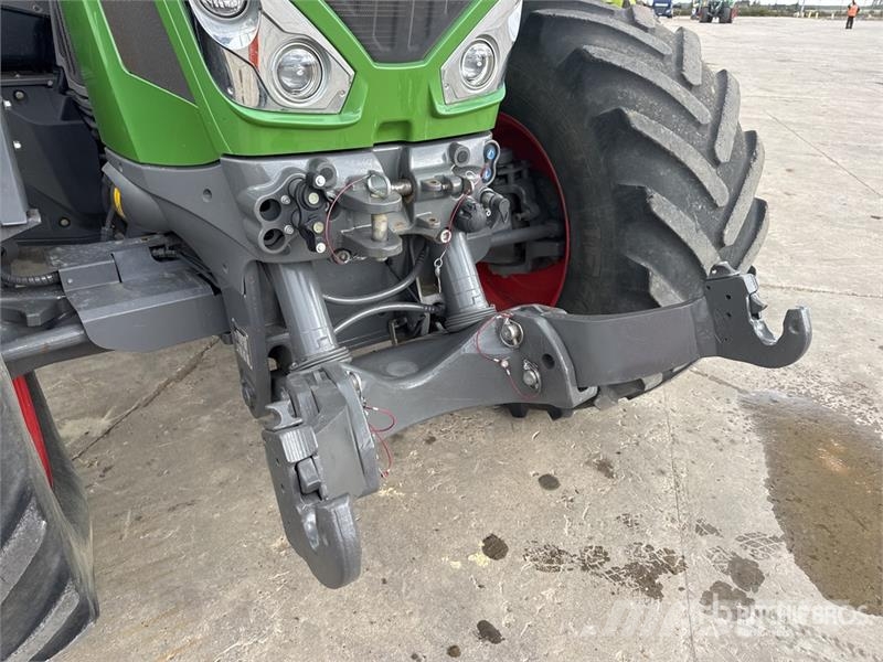 Fendt 824 Profi Plus 4x4 Tracteur Agricole 4WD Tractor Tracteur