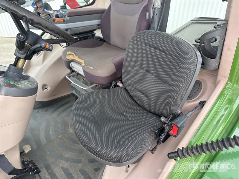 Fendt 824 Profi Plus 4x4 Tracteur Agricole 4WD Tractor Tracteur