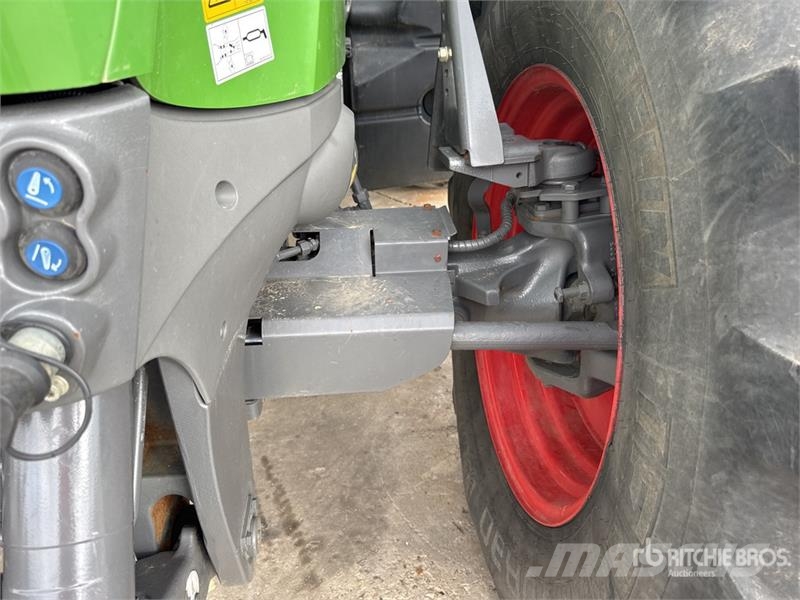 Fendt 824 Profi Plus 4x4 Tracteur Agricole 4WD Tractor Tracteur