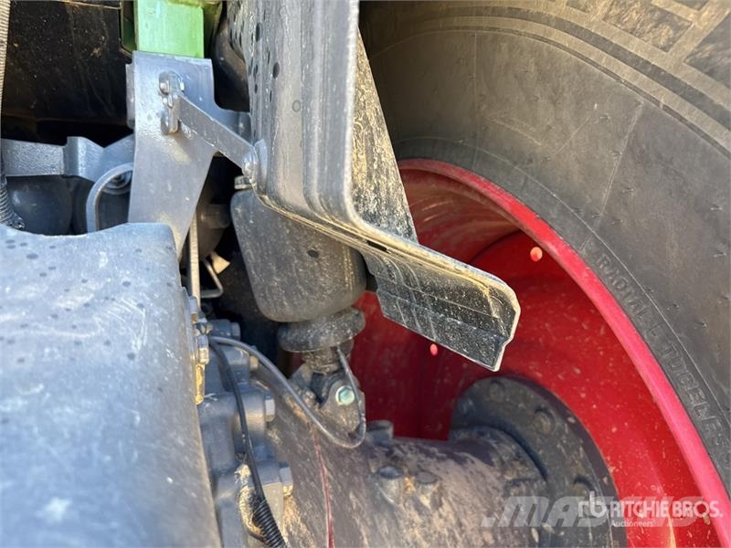 Fendt 824 Vario Traktorok