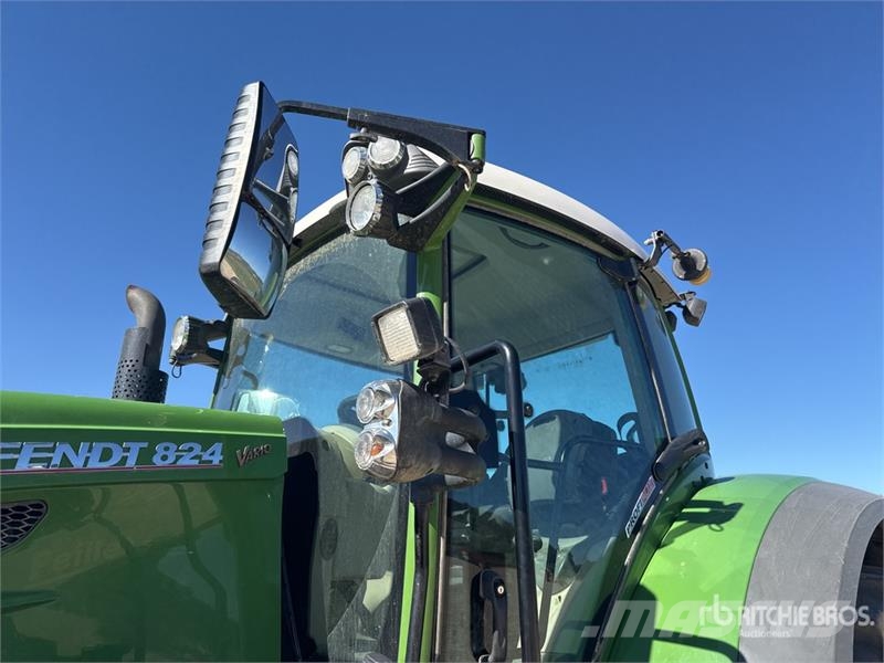 Fendt 824 Vario Traktorok
