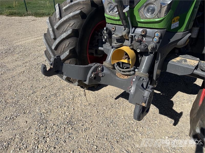 Fendt 824 Vario Traktorok