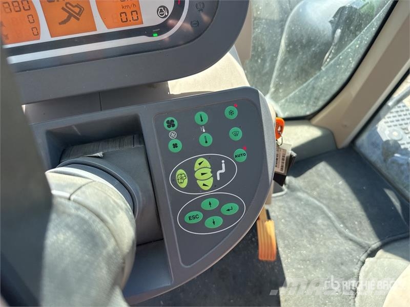 Fendt 824 Vario Traktorok