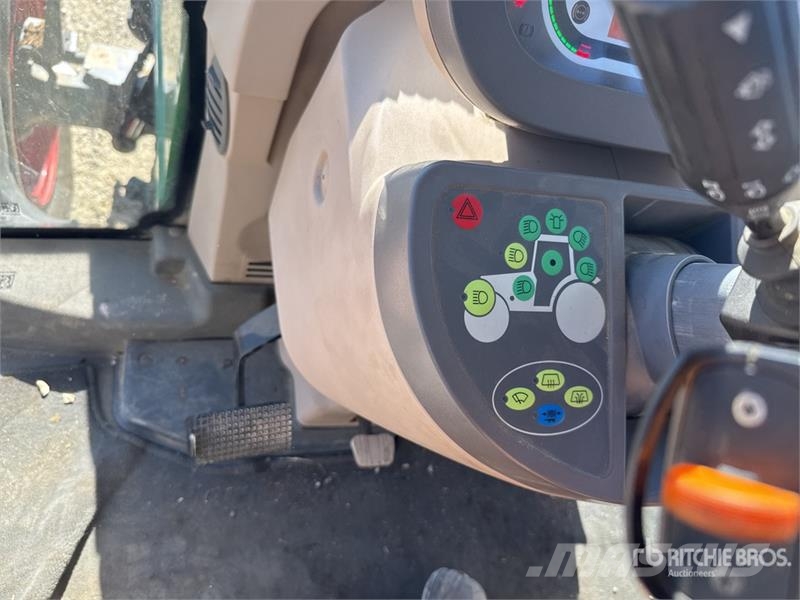 Fendt 824 Vario Traktorok