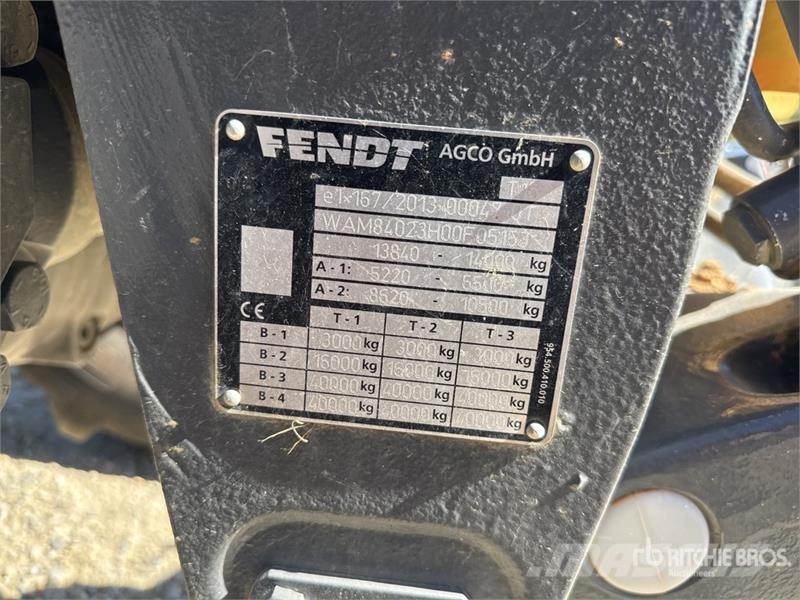 Fendt 824 Vario Traktorok