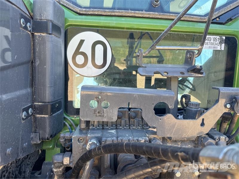 Fendt 824 Vario Traktorok