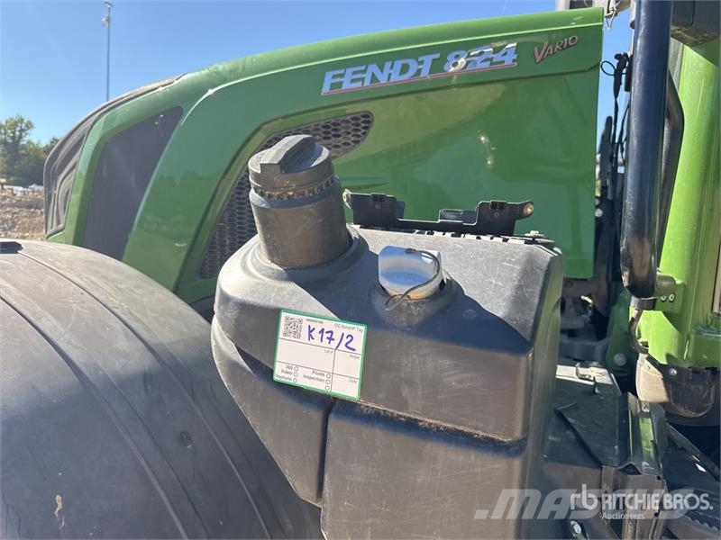 Fendt 824 Vario Traktorok