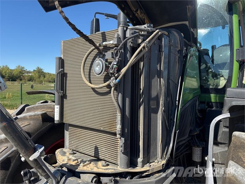 Fendt 824 Vario Traktorok