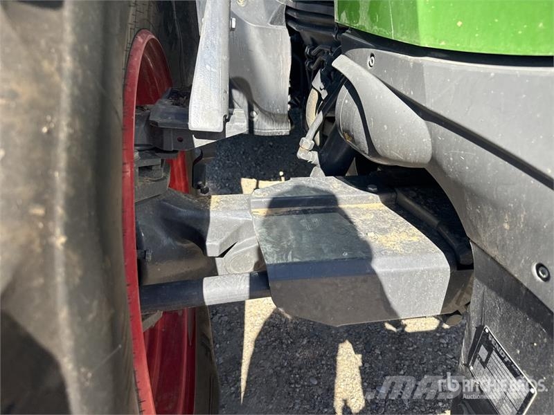 Fendt 824 Vario Traktorok