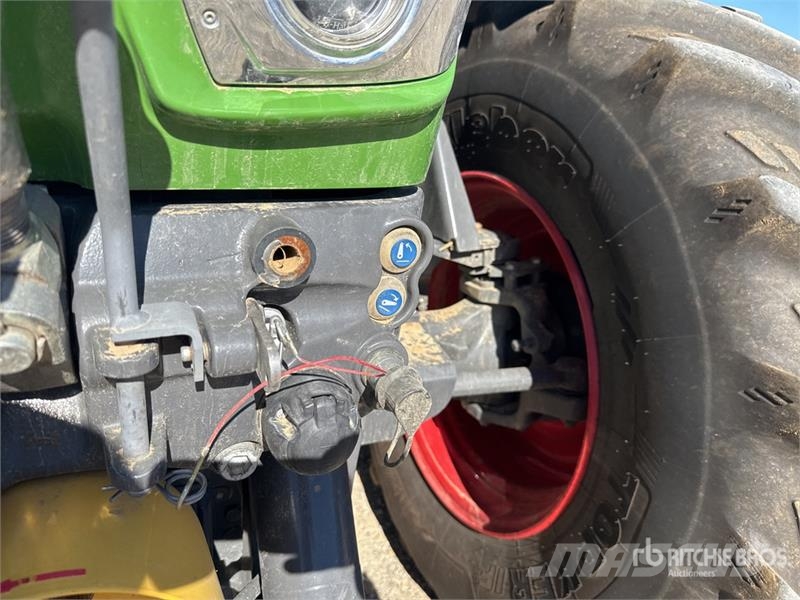 Fendt 824 Vario Traktorok