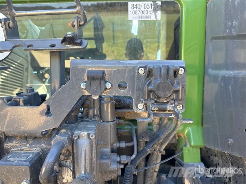 Fendt 824 Vario Profi Plus 4x4 Tracteur Agricole 4WD Tra Tracteur
