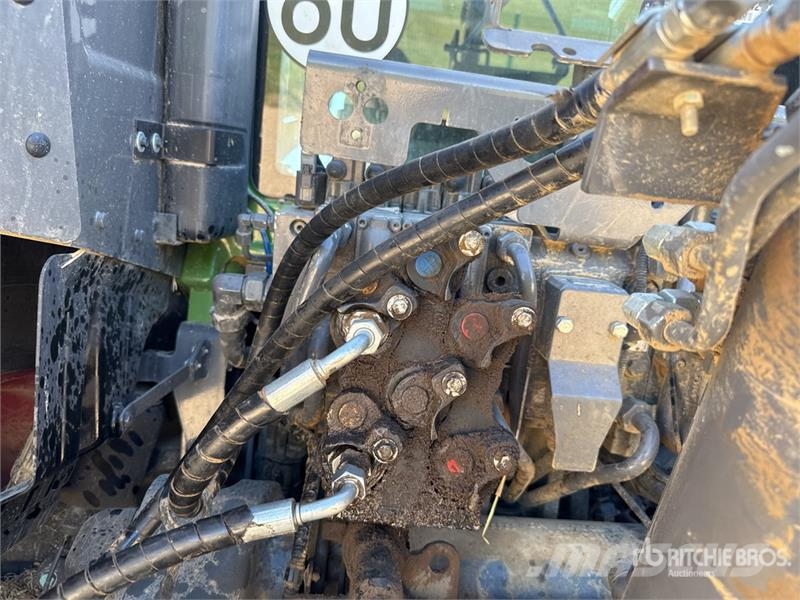 Fendt 824 Vario Profi Plus 4x4 Tracteur Agricole 4WD Tra Tracteur