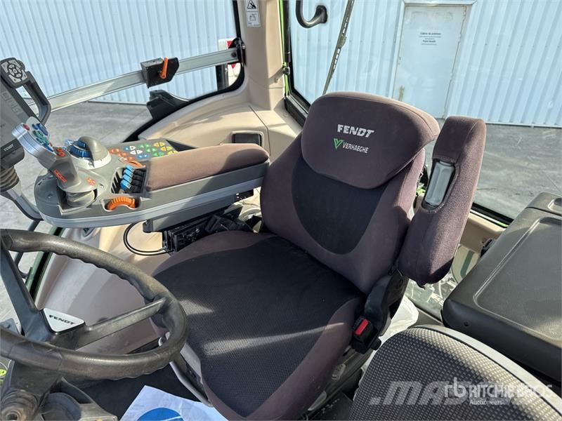 Fendt 824 Vario Profi Plus 4x4 Tracteur Agricole 4WD Tra Tracteur