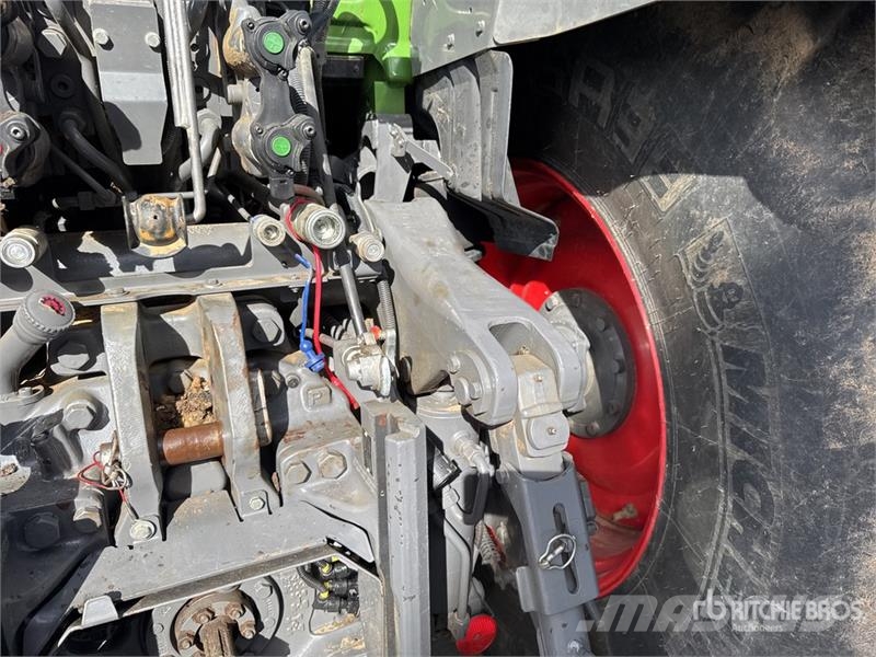 Fendt 824 Vario Profi Plus 4x4 Tracteur Agricole 4WD Tra Tracteur
