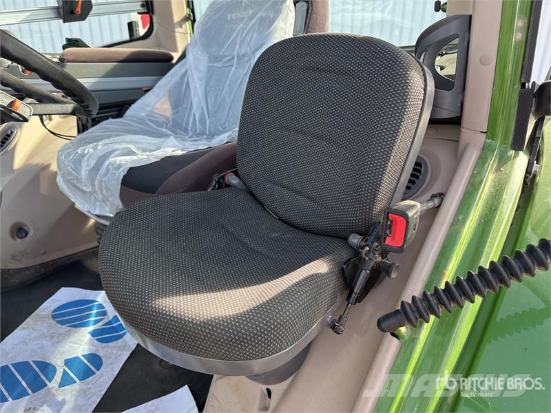 Fendt 824 Vario Profi Plus 4x4 Tracteur Agricole 4WD Tra Tracteur