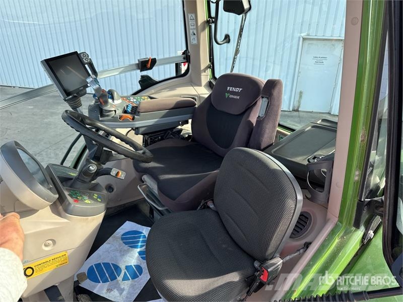 Fendt 824 Vario Profi Plus 4x4 Tracteur Agricole 4WD Tra Tracteur