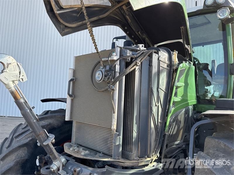 Fendt 824 Vario Profi Plus 4x4 Tracteur Agricole 4WD Tra Tracteur