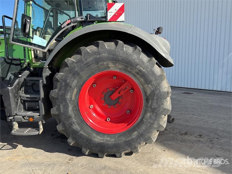 Fendt 824 Vario Profi Plus 4x4 Tracteur Agricole 4WD Tra Tracteur