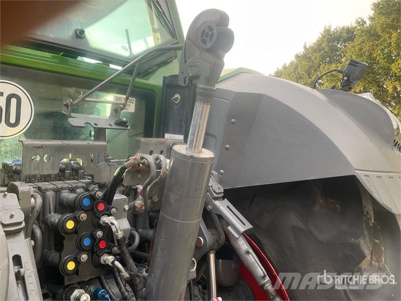 Fendt 826 Profi Plus 4WD Tractor Traktorer