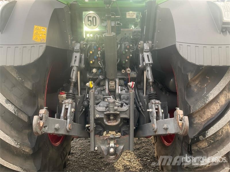 Fendt 826 Profi Plus 4WD Tractor Traktorer