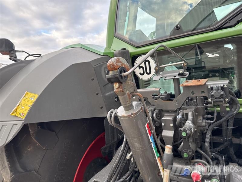 Fendt 826 Vario Profi Plus 4x4 Tracteur Agricole 4WD Tra Tracteur