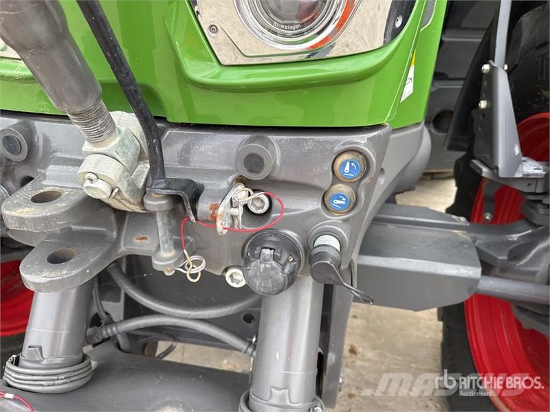 Fendt 826 Vario Profi Plus 4x4 Tracteur Agricole 4WD Tra Tracteur