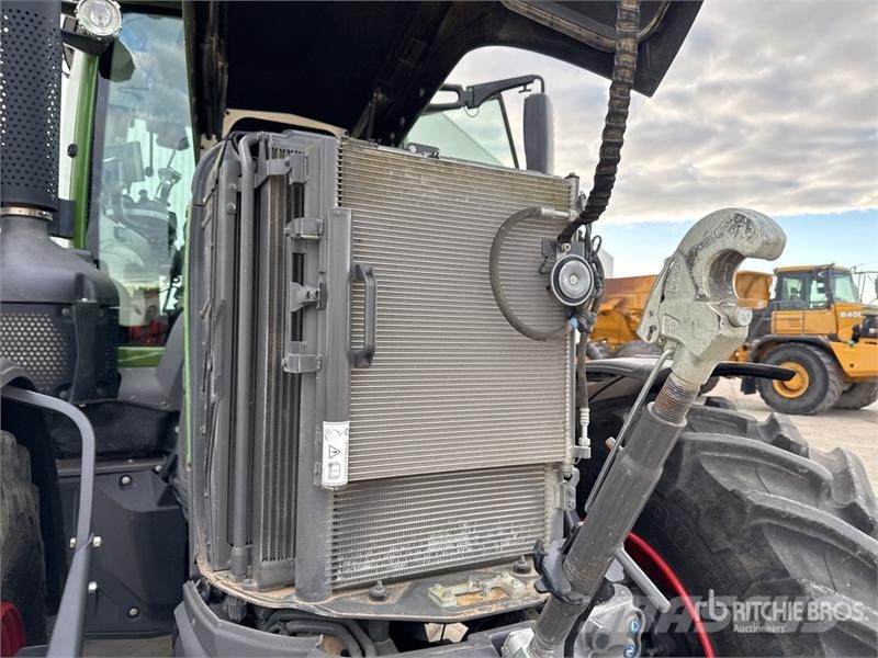 Fendt 826 Vario Profi Plus 4x4 Tracteur Agricole 4WD Tra Tracteur