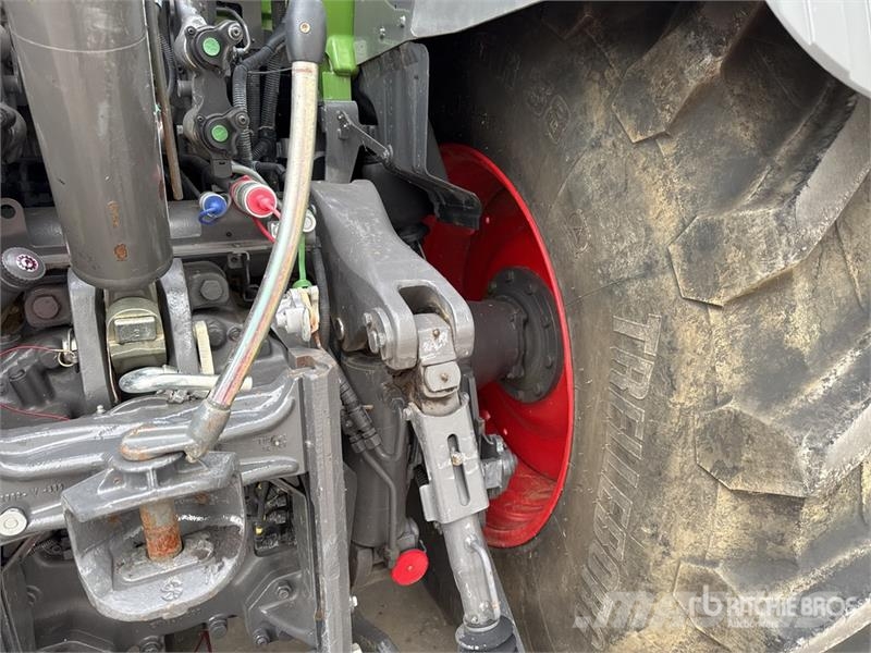 Fendt 826 Vario Profi Plus 4x4 Tracteur Agricole 4WD Tra Tracteur