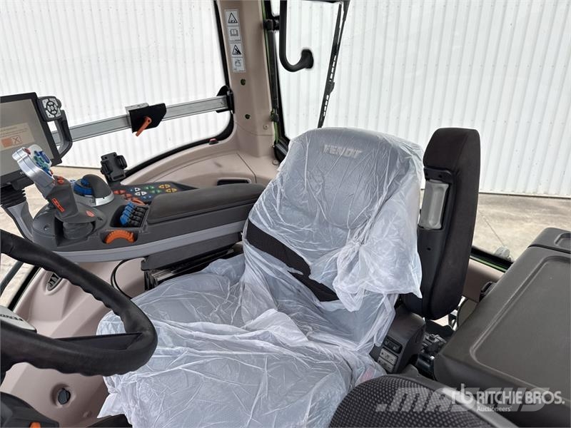 Fendt 826 Vario Profi Plus 4x4 Tracteur Agricole 4WD Tra Tracteur